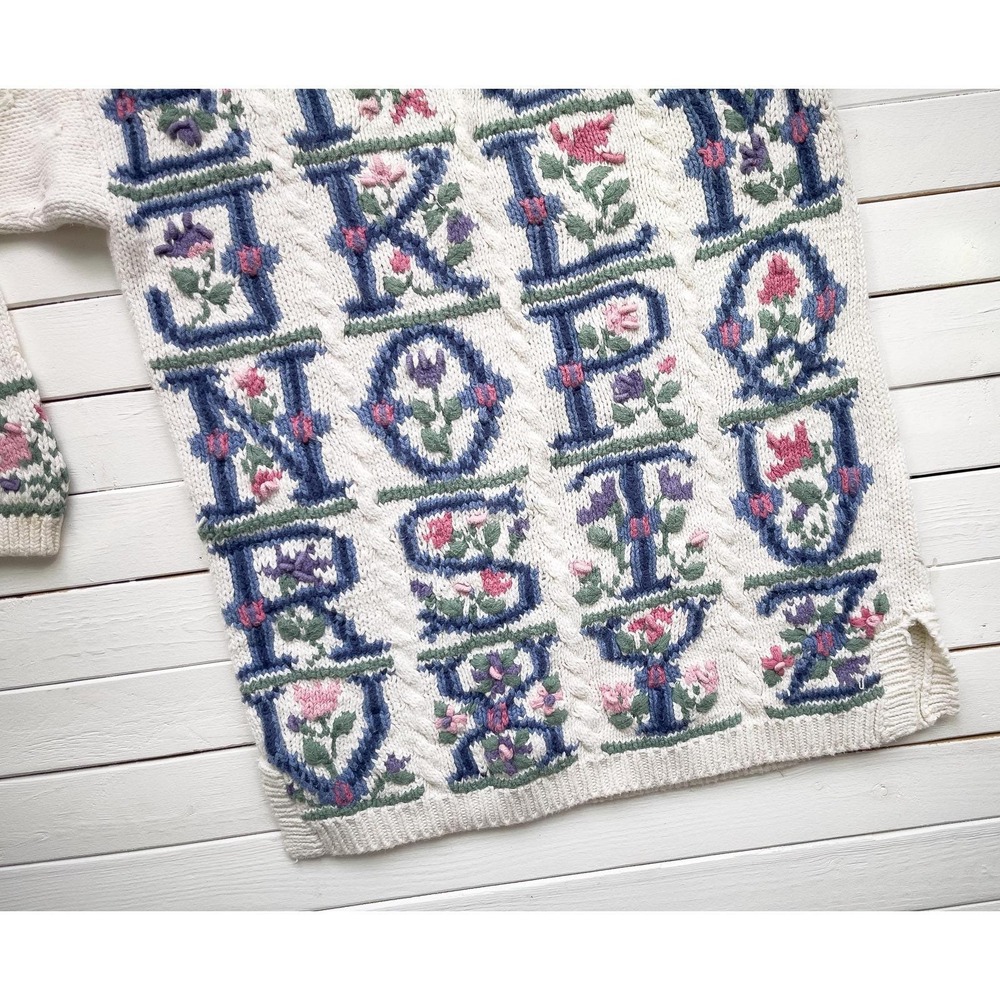 vtg Northern Isles cottagecore alphabet floral lettings hand knit sweater - Picture 3 of 4